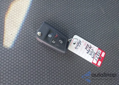 2019 Volkswagen Jetta 1.4T R-Line/1.4T S/1.4T Se z USA, uszkodzony, nr VIN 3VWC57BU3KM024958